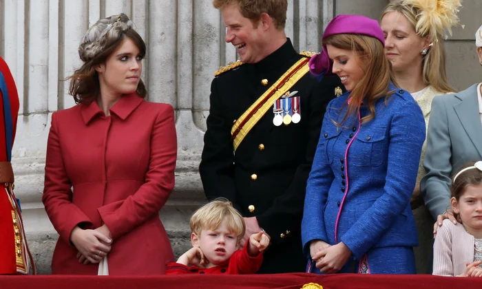 Prințul Harry cu verișoarele Eugenie și Beatrice jpg