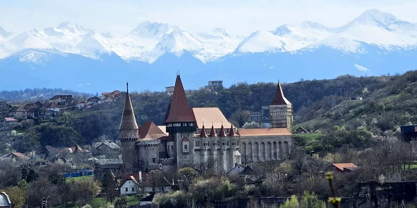 Retezatul creaza iluzii optice  Foto Daniel Guță  ADEVĂRUL jpg