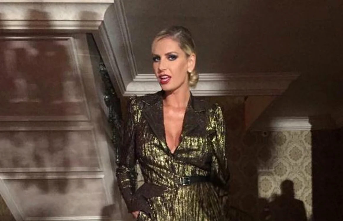 Andreea Bănică (37 de ani), costumată în spion la petrecerea OK! Magazinefoto: Arhiva Personală