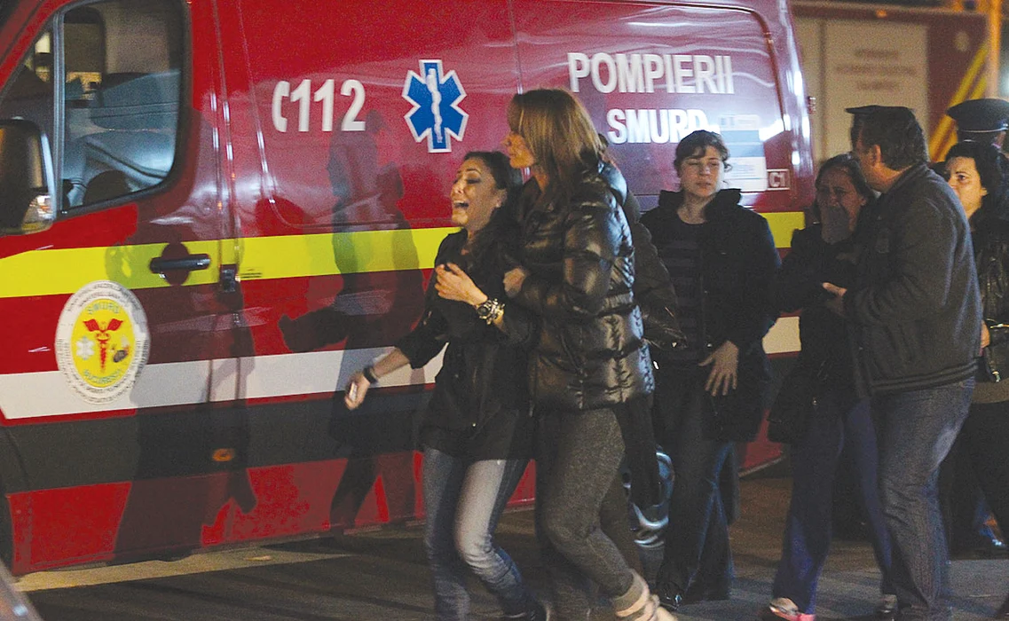 Secvenţe cutremurătoare în noaptea de coşmar. Foto: Adevărul
