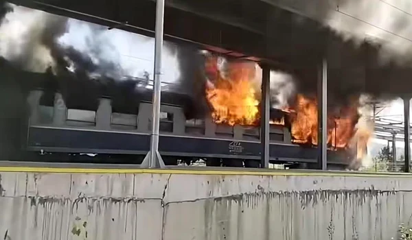 incendiu trenuri jpg