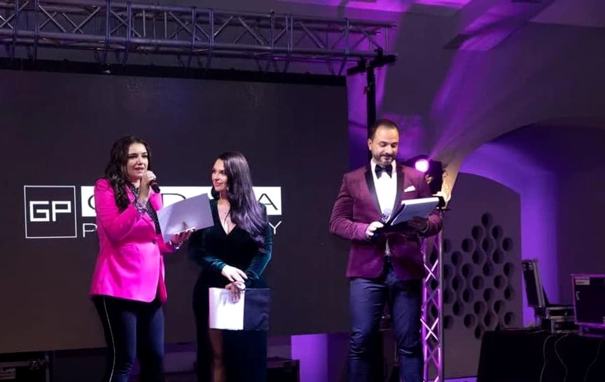 Reporterul special al emisiunii Flash Monden, Alina Erimia, a acceptat premiul