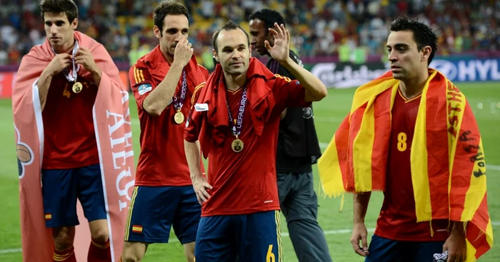 Xavi şi Iniesta, doi dintre cei mai buni jucători din istoria naţionalei Spaniei