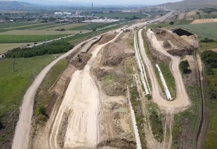 Zona unde s-a produs alunecarea de teren pe lotul 2 al autostrăzii Sebeş - Turda