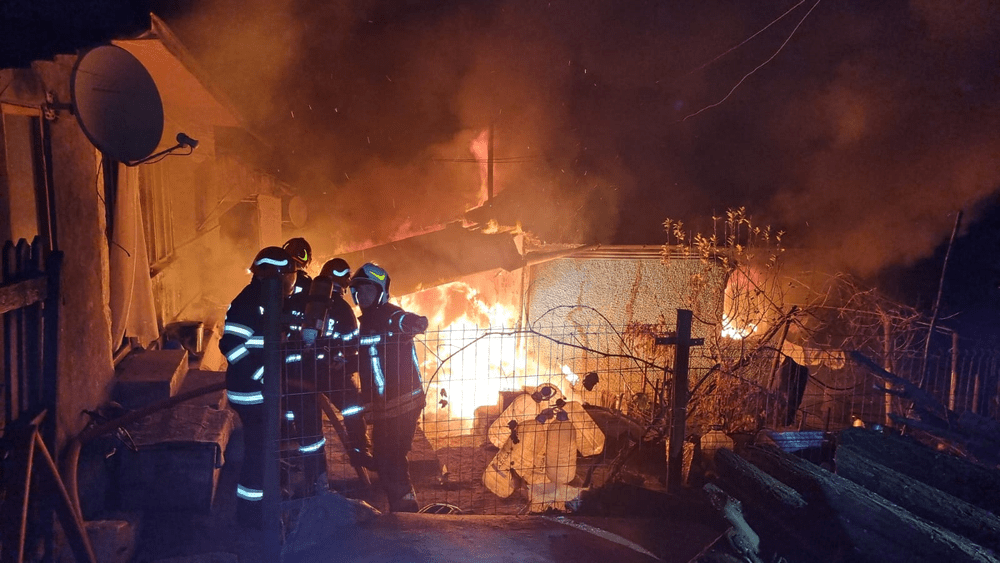 A fost prins piromanul care a distrus patru gospodării din Scorțoasa. Este o tânără de 24 de ani