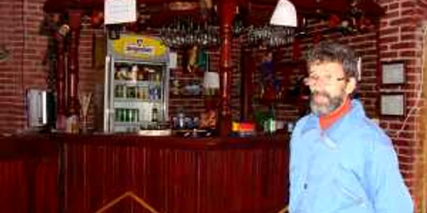 Octavian Scorţeanu, patronul discotecii din Schela, consideră că măsura este abuzivă