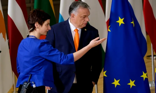 viktor orban steagul uniunii europene foto shutterstock