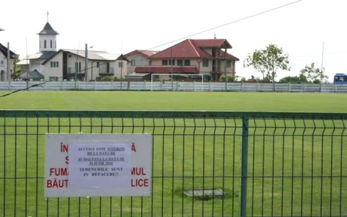 Terenurile de fotbal au fost însămânţate