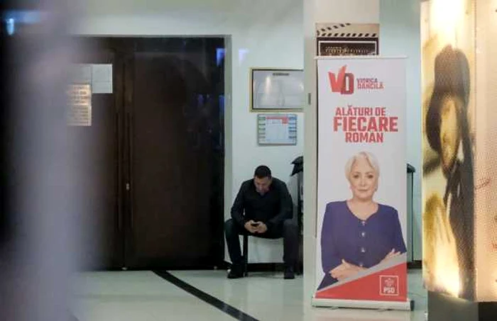 Uşile cinematografului au fost închise în timpul acţiunii electorale a Vioricăi Dăncilă. FOTO: Raul Ştef