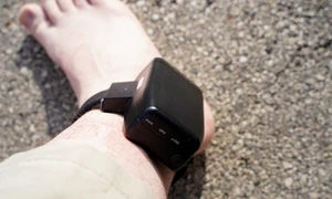 bratara gps monitorizare arest la domiciliu foto shutterstock jpg