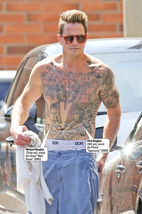 Fiul lui Michael Douglas defilează la bustul gol prin New York pentru că se mândreşte cu familia luiFoto: Profimedia