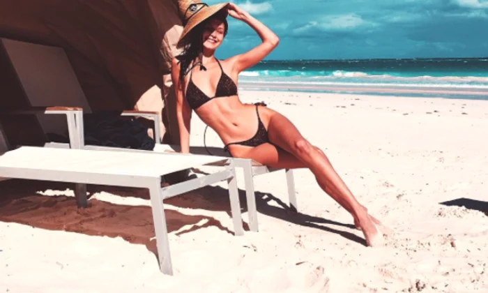 bella hadid png