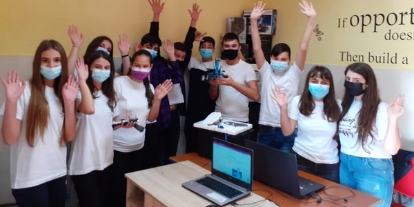 Clubul de programatori de la Biblioteca Pietrari - Vâlcea Foto Adevărul / DMS