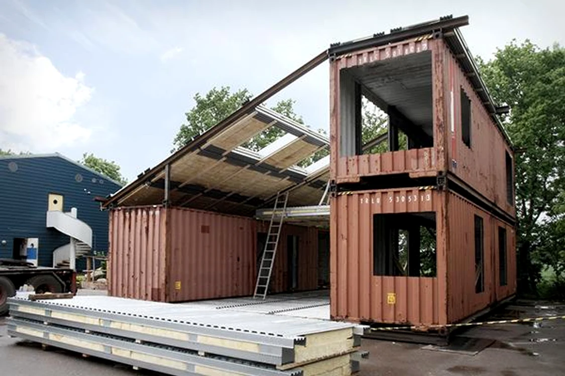 
    O locuință din containere ajunge la 12.000 de euro  