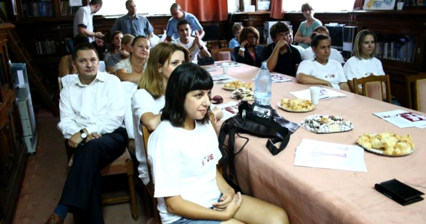 Tinerii au urmărit cu entuziasm cele două filme despre democraţie