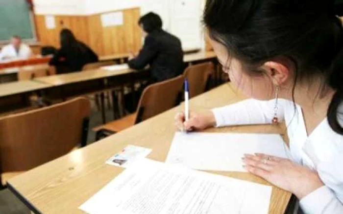 Probele scrise la examenul de bacalaureat 2014 încep luni, 30 iunie FOTO Adevărul
