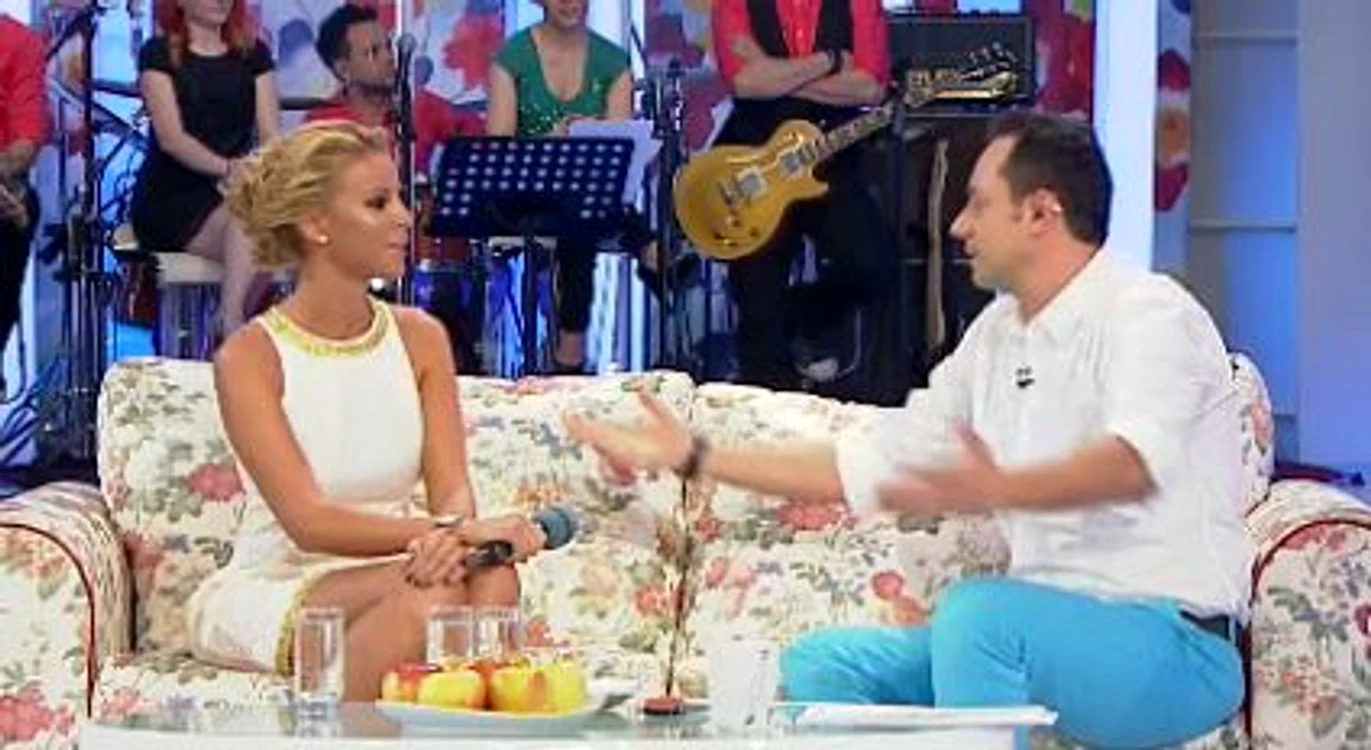 Marina arată foarte bine. Aceasta a afişat un bronz impecabil şi o siluetă zveltă (captură: Pro TV)
