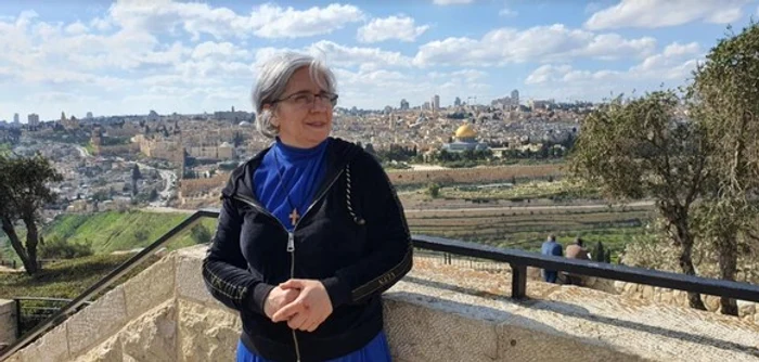 Troița specială de la mormântul lui Lucian Ionescu