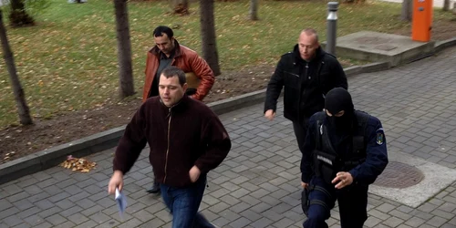 parchet suceava audieri traficanti tigari 19 nov 2013. FOTO