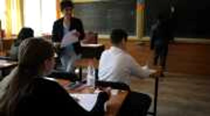 Cei mai buni elevi la Matematică şi la Turcă se întrec la Constanţa