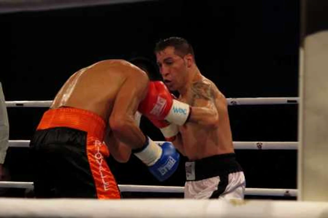 Viorel Simion și-a apărat centura WBC International * Foto: Marian Burlacu