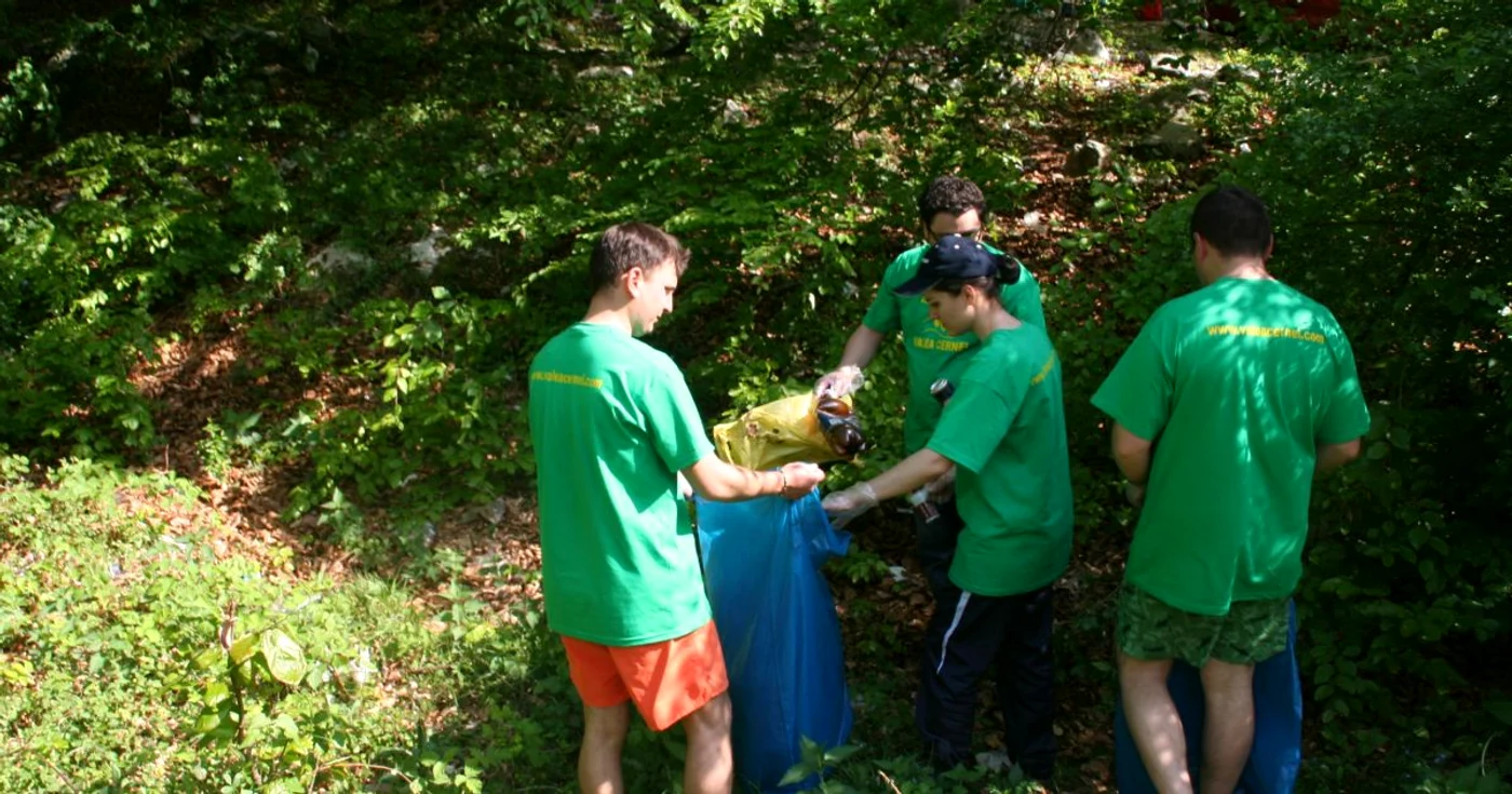 Voluntariatul ar putea fi considerat vechime în muncă    FOTO Adevărul