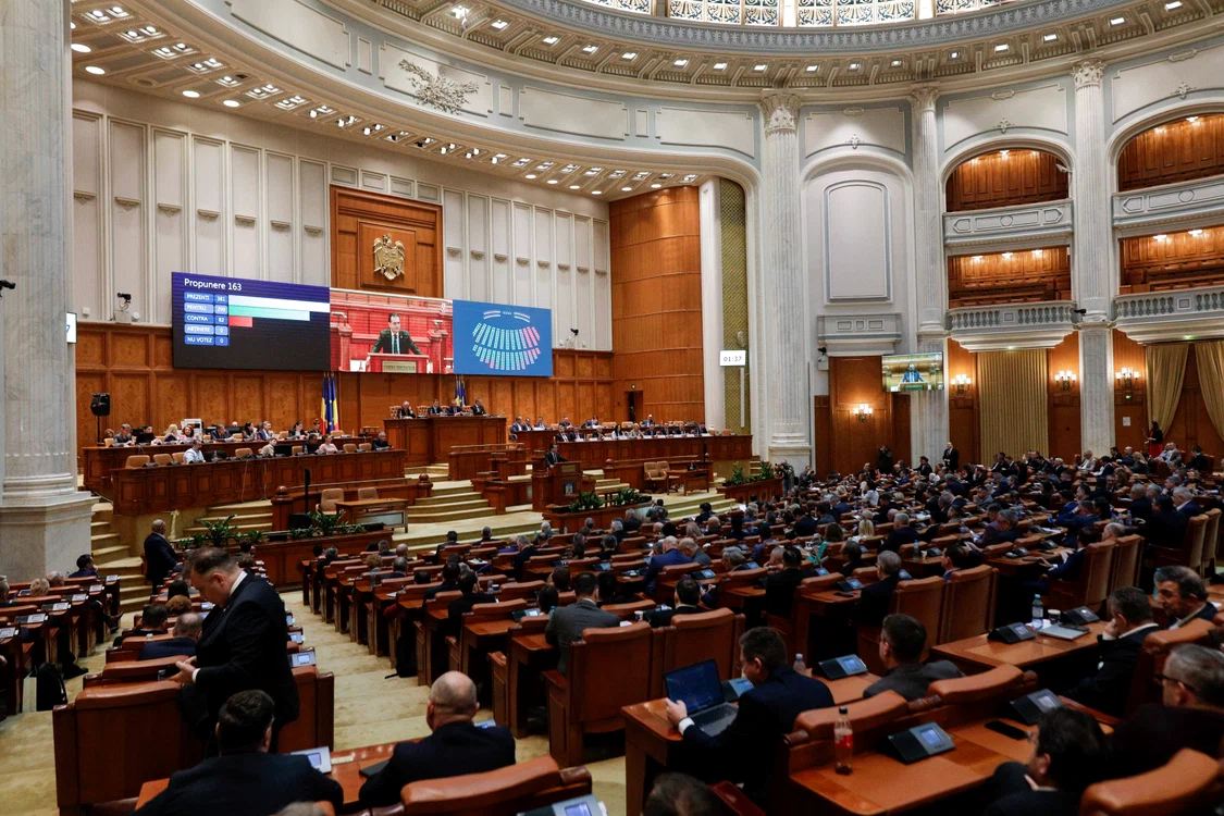 Mii de candidati se duelează pentru locurile din Parlament FOTO arhiva Adevărul
