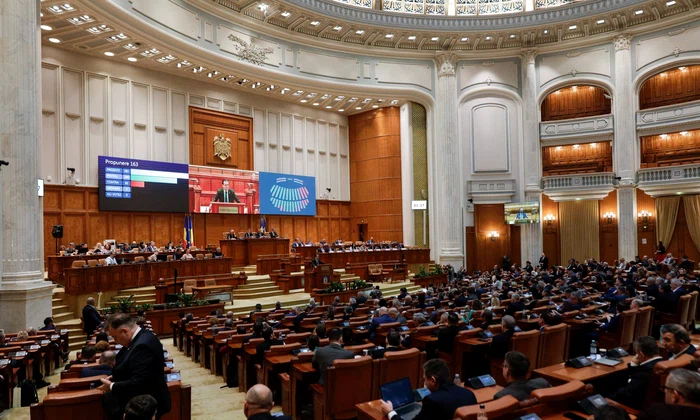 Votul final asupra legii bugetului de stat pentru 2024 în plenul reunit al Parlamentului. FOTO Inquam Photos / George Călin