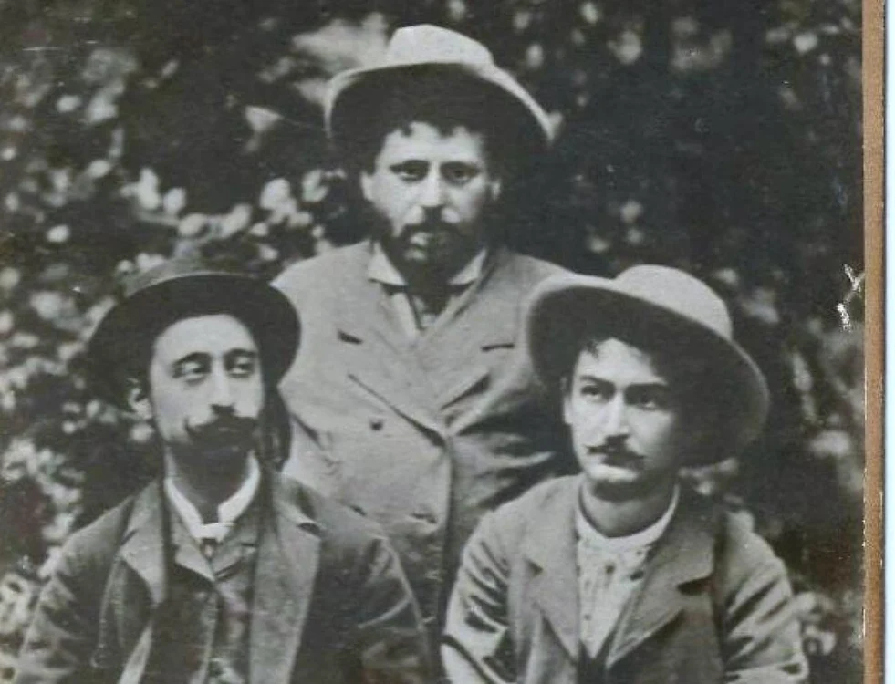 Ion Creangă, alături de A.C. Cuza (stănga) şi N.A. Bogdan (dreapta) FOTO Muzeul Literaturii Române Iaşi