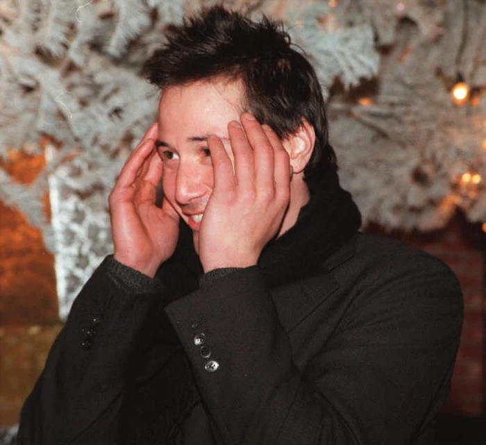 Reeves participă în Los Angeles la aprinderea beculețelor cu ocazia sărbătorilor de iarnă (30 noiembrie 2000)