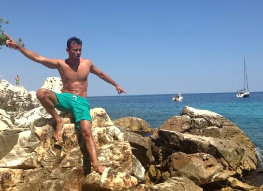 Mattyas a pus fetele pe jar în Grecia