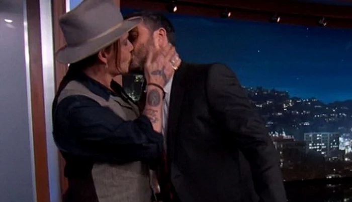 Depp și Kimmel se sărută de fiecare dată când se vădFoto: captură video Youtube