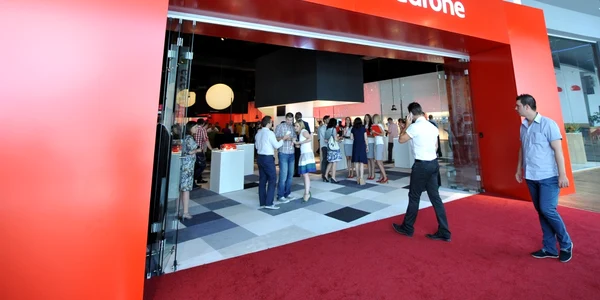 vodafone experience store mediafax