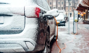 Incarcare masina electrica iarna FOTO Shutterstock 