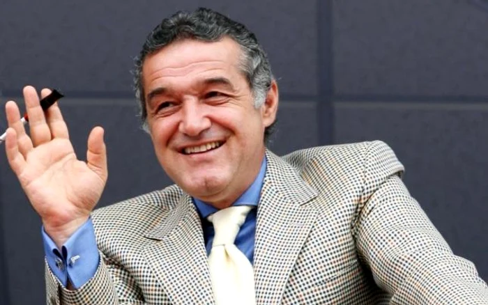 Becali cîntă Traviata? jpeg