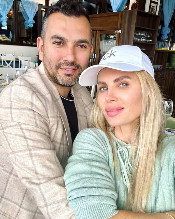 Cu soţul are  o căsnicie  de invidiat