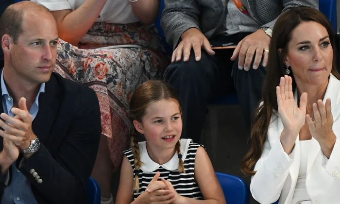 Prințesa Charlotte i a însoțit pe Kate și William jpg