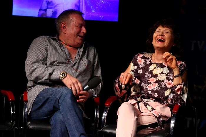 
    Mădălin Voicu și Luminița Dobrescu, la conferința de presăfoto: Dorin Constanda/Brașov  