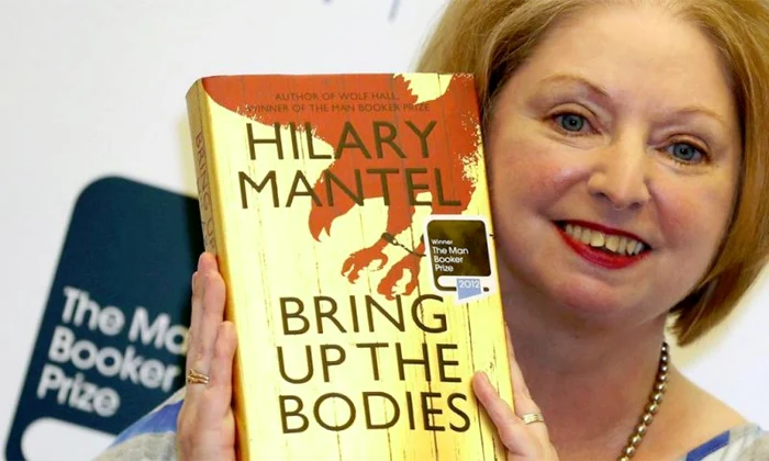 Autoarea Hilary Mantel, cea care a fost laureată cu două premii literare pentru volumul „Bring Up the Bodies“ FOTO: guardian.co.uk