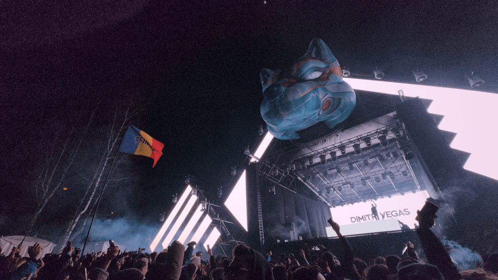 Moment unic la Massif. Dimitri Vegas a mixat, pentru prima dată, alături de soția sa pe o scenă, la Poiana Brașov