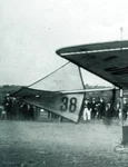Aurel Vlaicu la Concursul Aeronautic de la Aspern-Viena. Avionul său a purtat numărul matricol 38