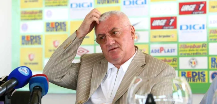 Dumitru Dragomir îl contestă aprig pe Mihai Stoica pentru biletele prea scumpe de la meciul cu Basel