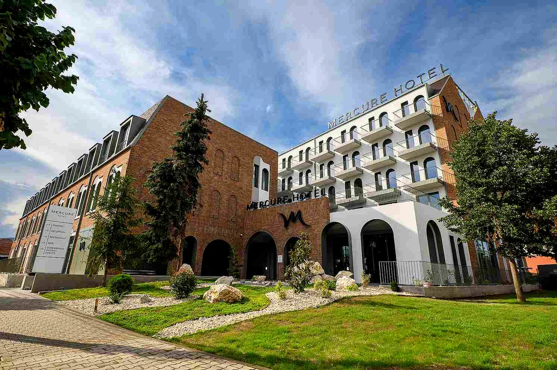 Mercure 303 jpg