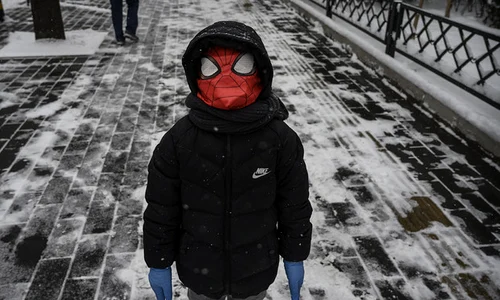 copil masca spiderman jpeg