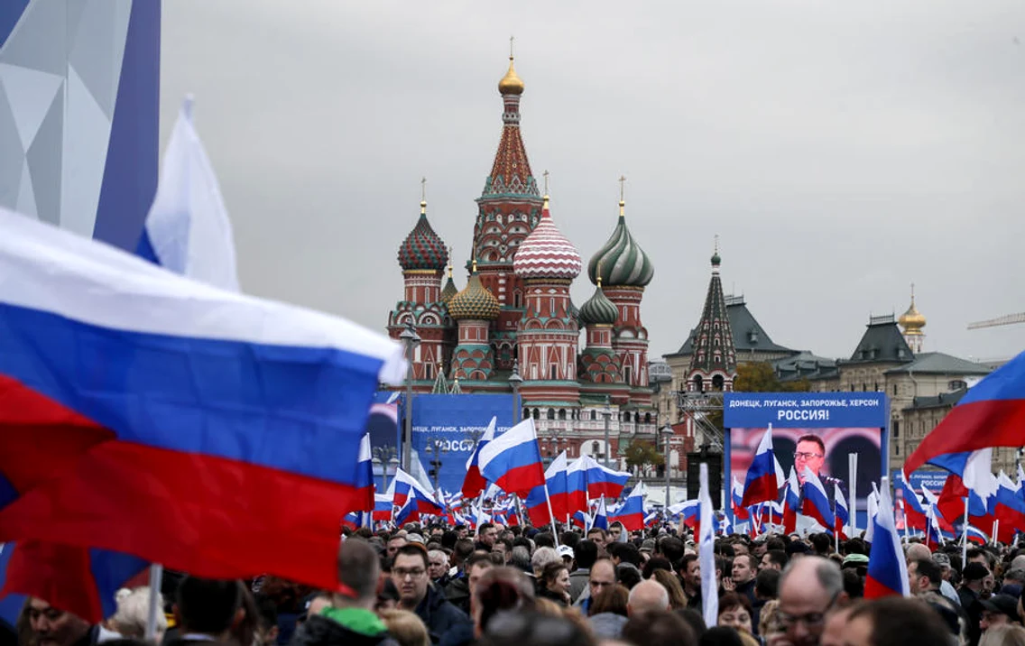 Petrecerea din Piața Roșie din Moscova dupa anexarea regiunilor din Ukraina FOTO EPA EFE (2) jpg