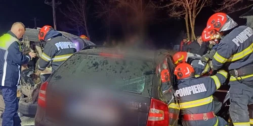 descarcerare accident pompieri jpg