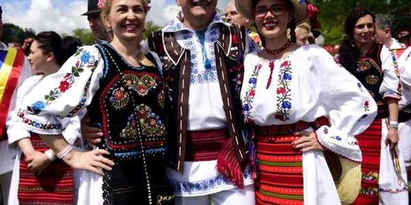 Liviu Dragnea in costum popular FOTO Facebook Liviu Dragnea