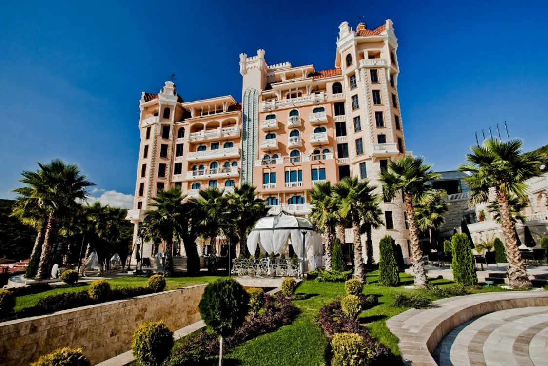 Hotelul, prezentat pe site-ul de cazari. Sursa : booking.com