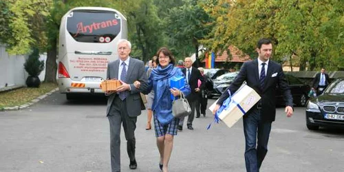 Vezi ce cadouri a primit Regele Mihai de ziua sa