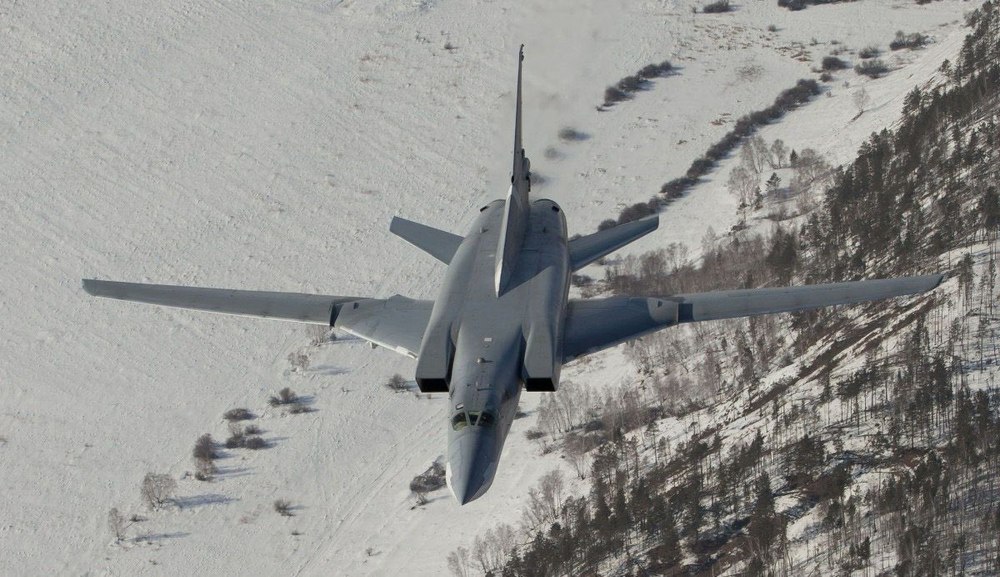 Un bombardier strategic rusesc s-a prăbușit în Siberia. O persoană a murit după ce s-a catapultat